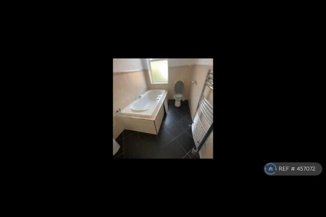 2 bed Terraced to rent Image 9