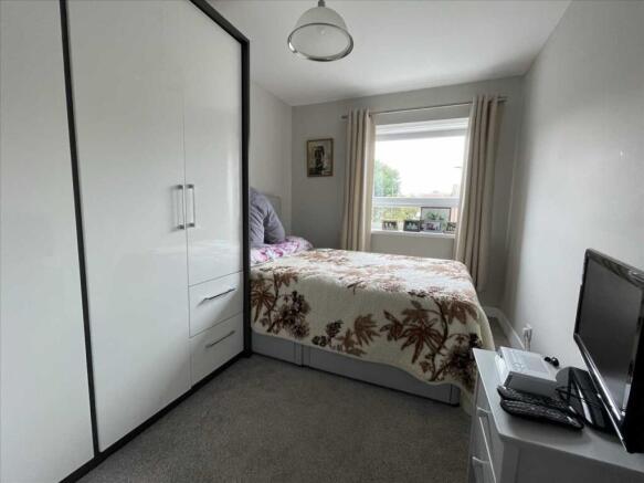 2 bed Flat for sale Image 10