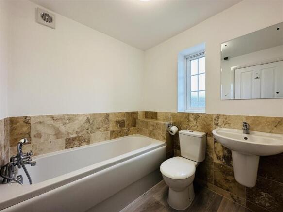 3 bed Semi-Detached for sale Image 10