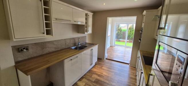 4 bed Semi-Detached for sale Image 7