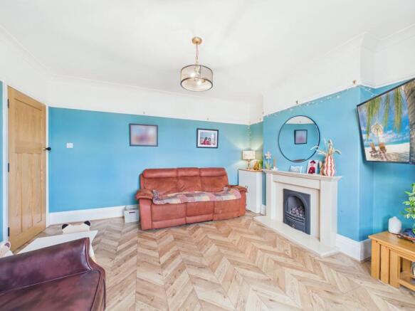 3 bed Semi-Detached for sale Image 6