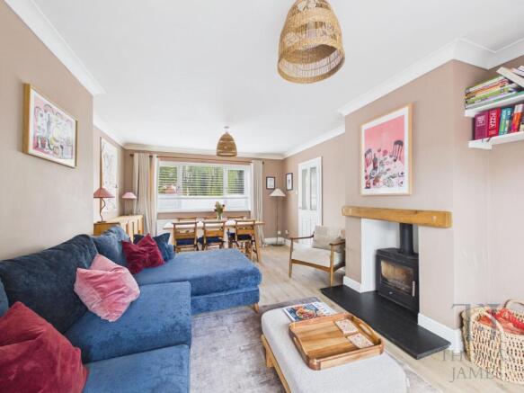 Lounge/Dining Room