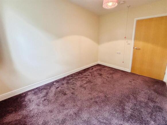 2 bed Flat for sale Image 9