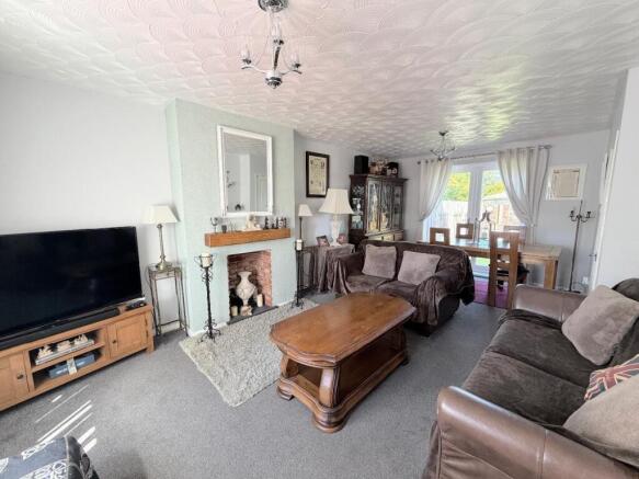 OPEN PLAN DINING LOUNGE