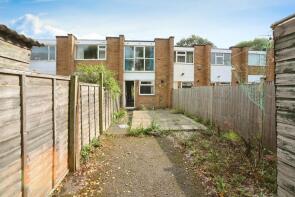 32, Blakesley Walk, Leicester LE4 0QL