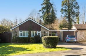 26, Langsmead, Lingfield RH7 6JT