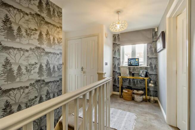 4 bed House for sale Image 6