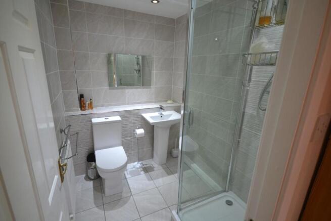EN SUITE