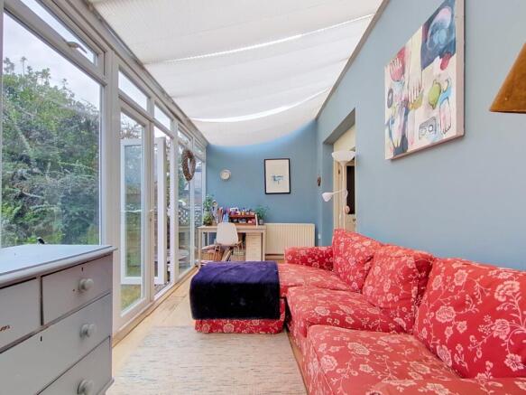 4 bed Semi-Detached for sale Image 8