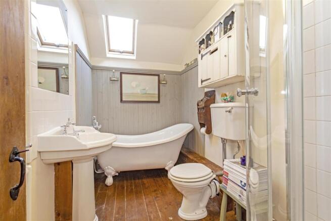 Bedroom 2 En Suite-1.jpg