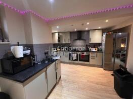 11, Brudenell Avenue, Hyde Park, Leeds LS6 1HD