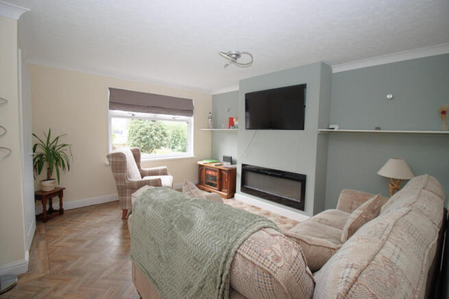 3 bed Semi-Detached for sale Image 6