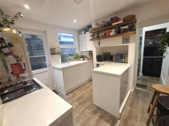 23 Linden Rd Kitchen.jpg