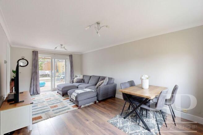 Lounge/dining room