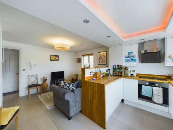 Lounge/Kitchen