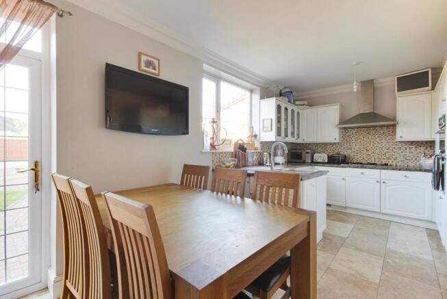 Kitchen/Dining Area