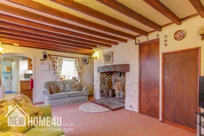 LOUNGE:
