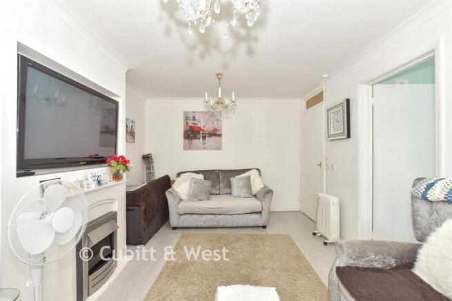 Lounge/ Dining Room