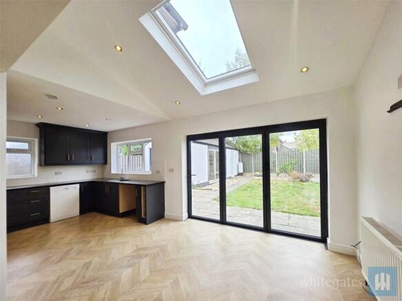 3 bed Detached to rent Image 12
