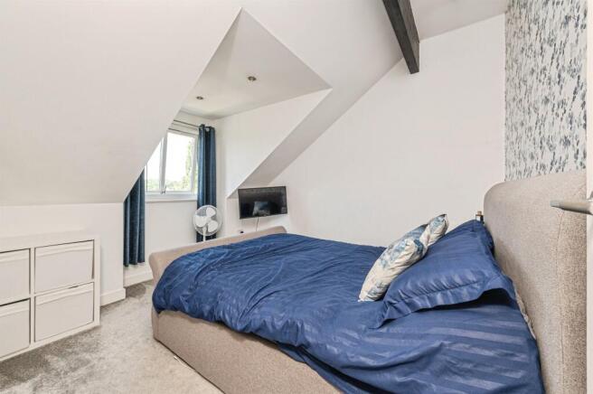 3 bed Semi-Detached for sale Image 7