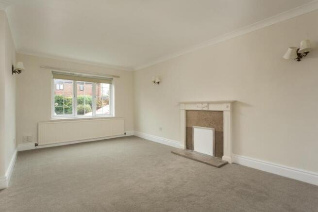 4 bed Detached to rent Image 7