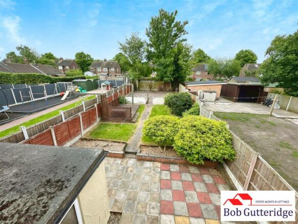 ENCLOSED REAR GARDEN