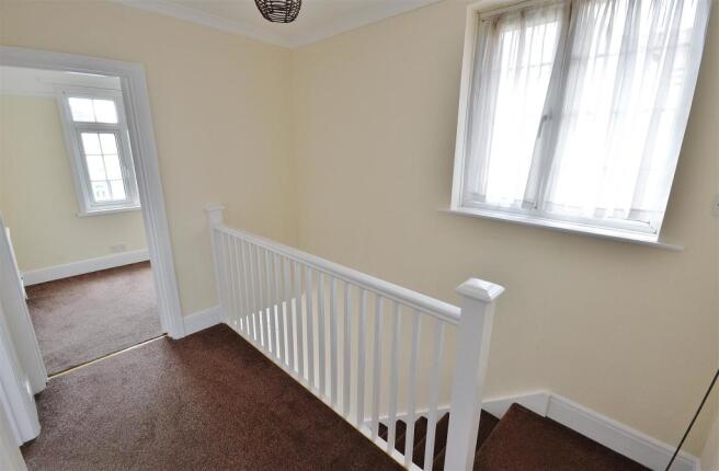 FIRST FLOOR LANDING
