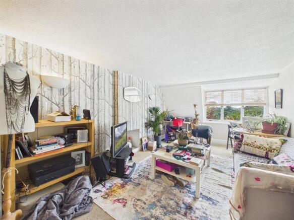 2 - Top Floor Flat in Clifton for Auction.jpg