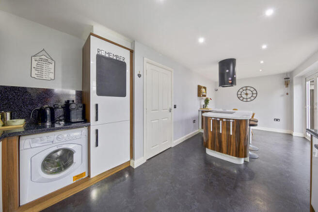 House in North East Derbyshire, North Wingfield - More