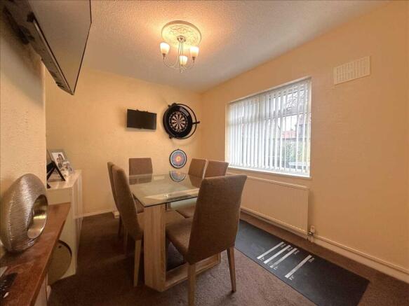 4 bed House for sale Image 10