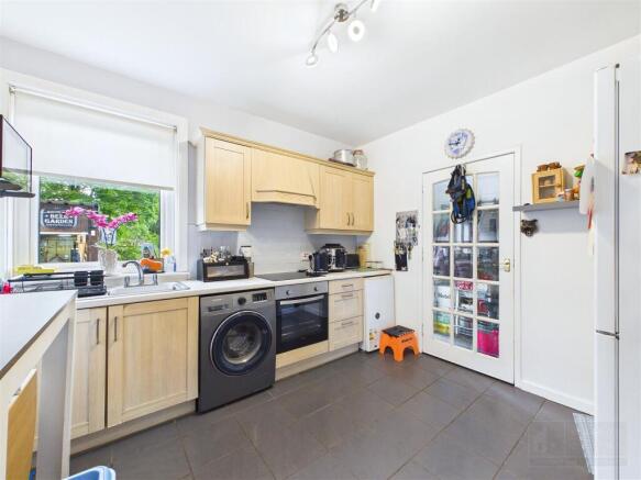 Kitchen / Dining