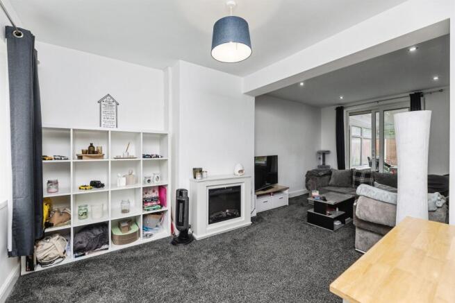 3 bed Semi-Detached for sale Image 12