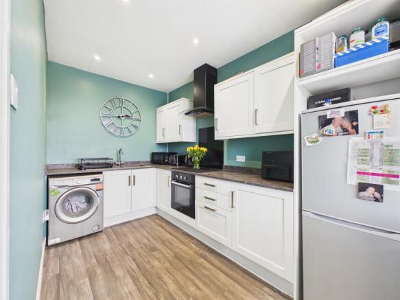 2 bed Apartment for sale Image 4
