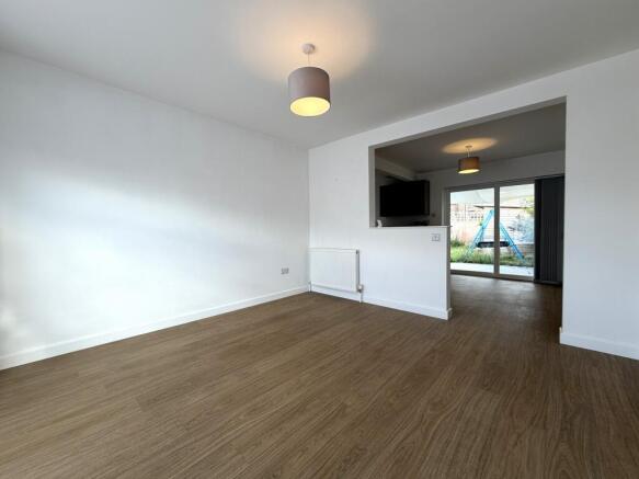 John Herring Crescent, Swindon, Wiltshire photo 4
