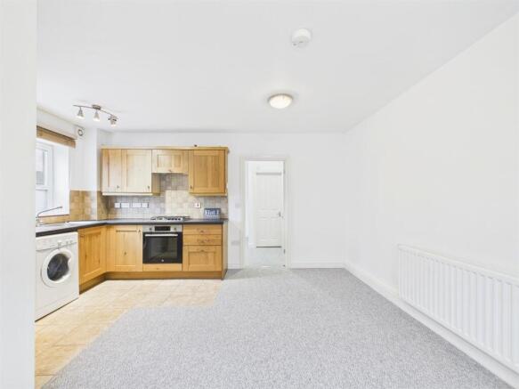 2 - One-bedroom flat for Auction, Southville.jpg