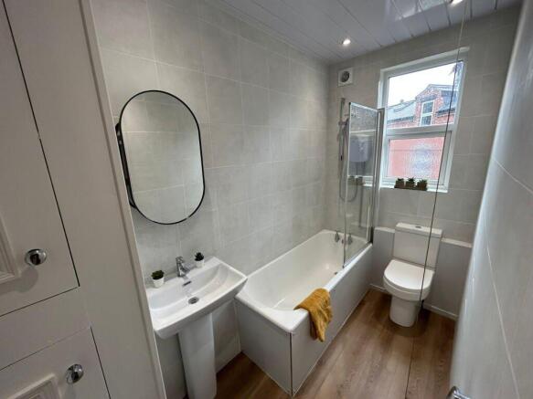 8 bed Semi-Detached for sale Image 12