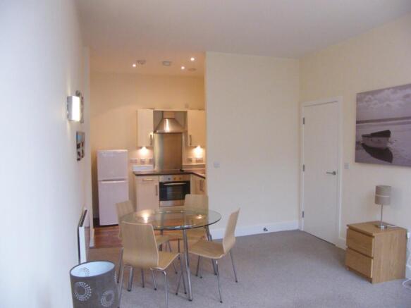 1 bed Flat to rent Image 4