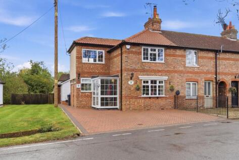 Weald Hall Lane, Thornwood, CM16