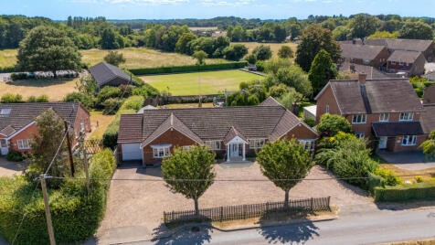 Pett Lane, Charing