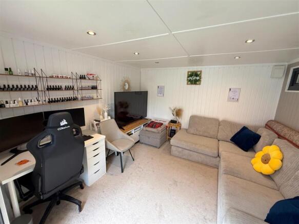 Cabin / Office