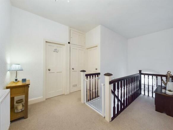 2 bed Flat for sale Image 11