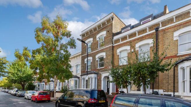 Flat C, 32 Navarino Road, Hackney, London E8 1AD