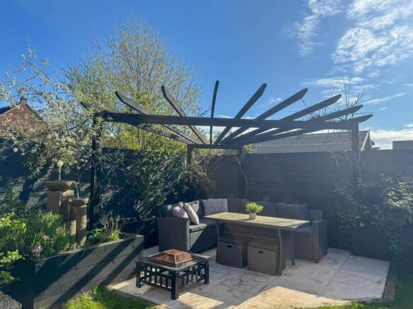 Patio & Pergola