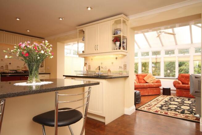 Kitchen & Sun Ro