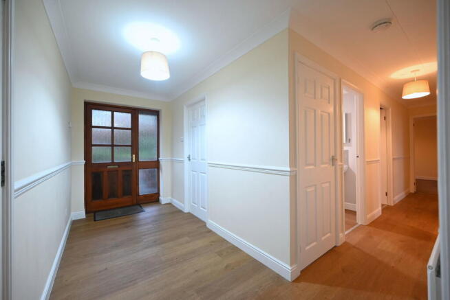 3 bed Detached Bungalow to rent Image 12