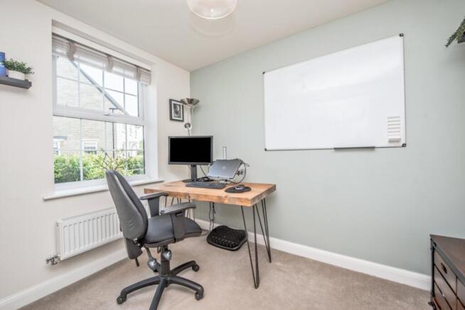 4 bed Detached for sale Image 9