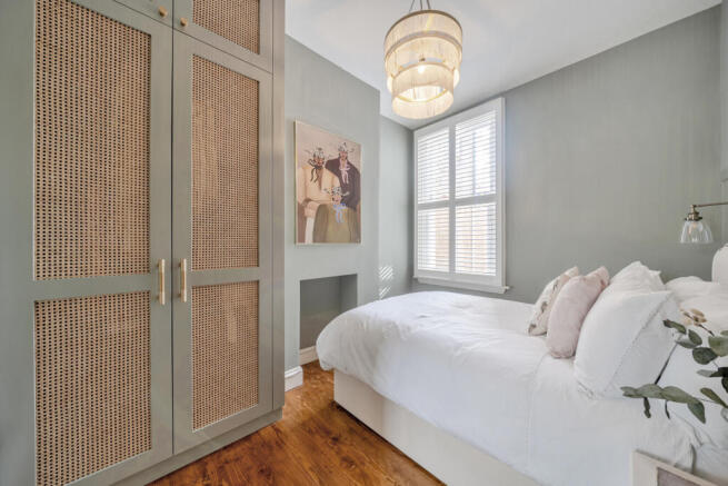 1440990-3-69d7687...