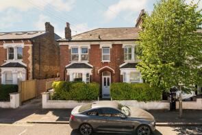 Flat 4, 132, Longley Road, London SW17 9LH