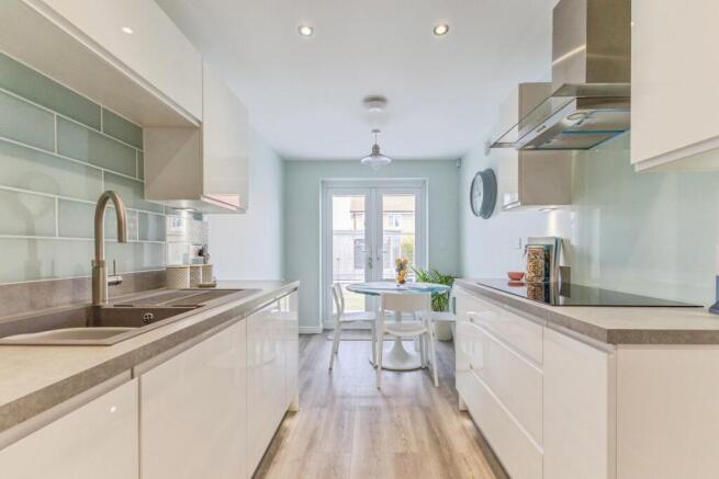 4 bed Detached for sale Image 7