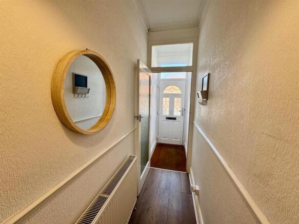 2 bed Terraced for sale Image 9